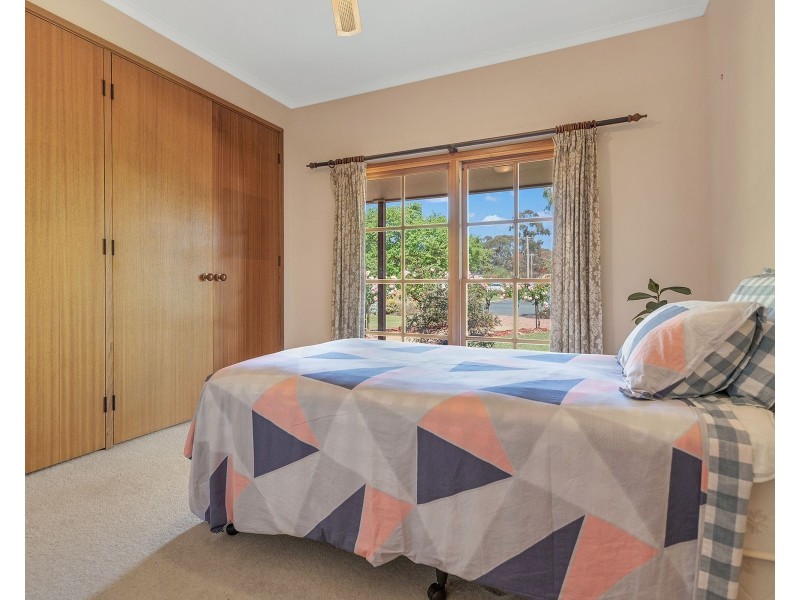 24 Outram Avenue, Kyabram VIC 3620