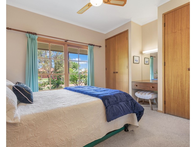24 Outram Avenue, Kyabram VIC 3620