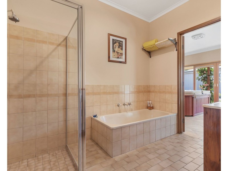 24 Outram Avenue, Kyabram VIC 3620