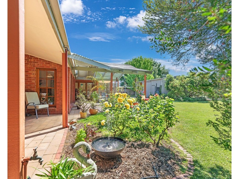 24 Outram Avenue, Kyabram VIC 3620