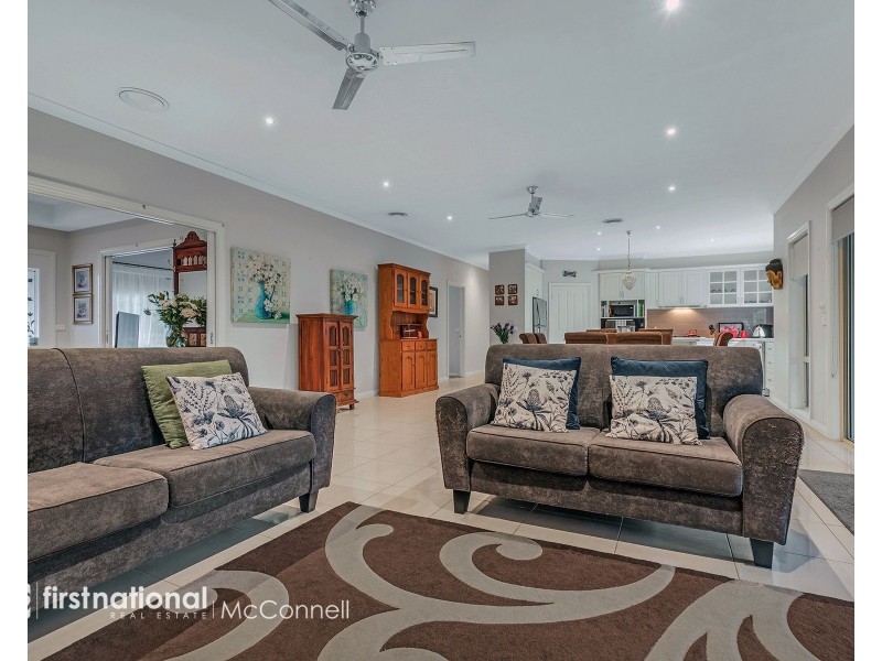 14 Gardadale Drive, Kyabram VIC 3620