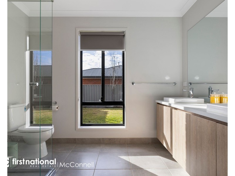 24 Kangaroo Way, Kyabram VIC 3620