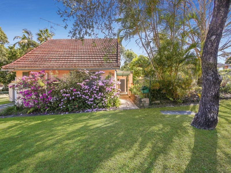 25 Dandar Drive, Southport QLD 4215
