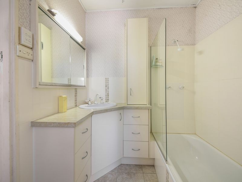 25 Dandar Drive, Southport QLD 4215