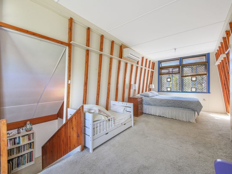 25 Dandar Drive, Southport QLD 4215