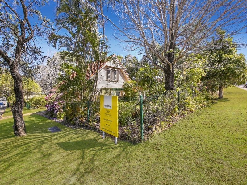 25 Dandar Drive, Southport QLD 4215