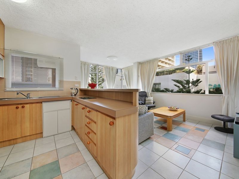 2B/32-34 Hanlan Street ‘Kinkabool’, Surfers Paradise QLD 4217
