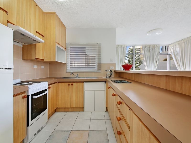 2B/32-34 Hanlan Street ‘Kinkabool’, Surfers Paradise QLD 4217