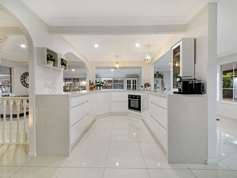 3 Darnay Road, Broadbeach Waters QLD 4218