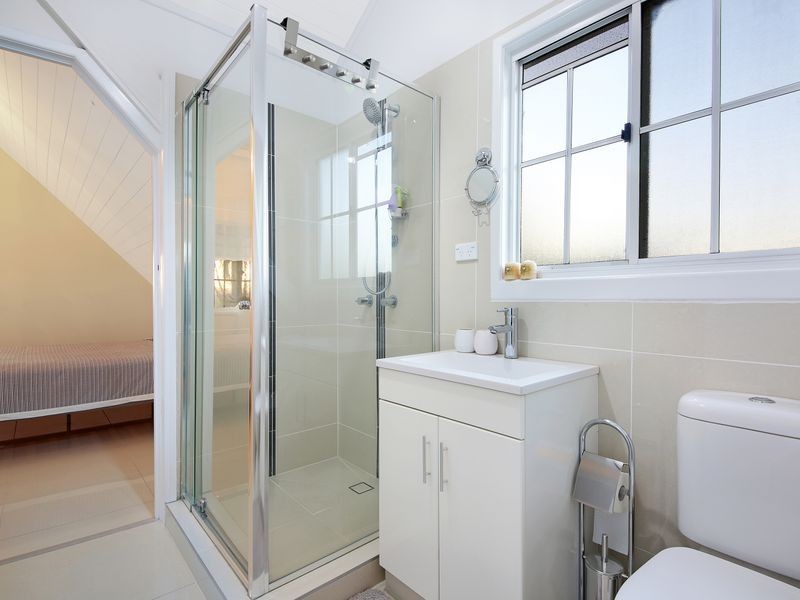 3 Darnay Road, Broadbeach Waters QLD 4218