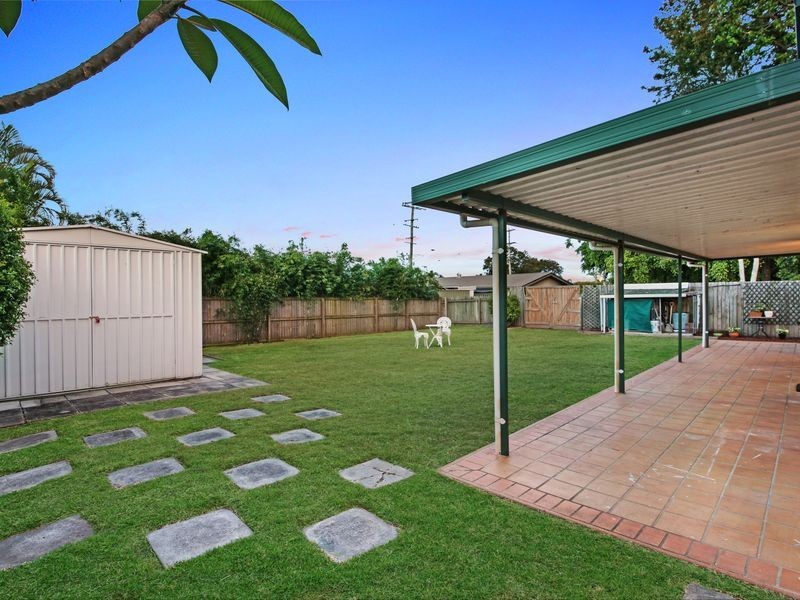 3 Darnay Road, Broadbeach Waters QLD 4218
