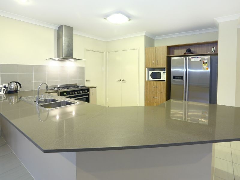 6 Perkins Close, Reedy Creek QLD 4227