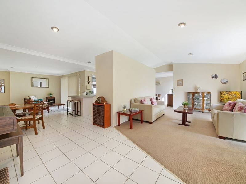 4 Beaumaris Court, Robina QLD 4226