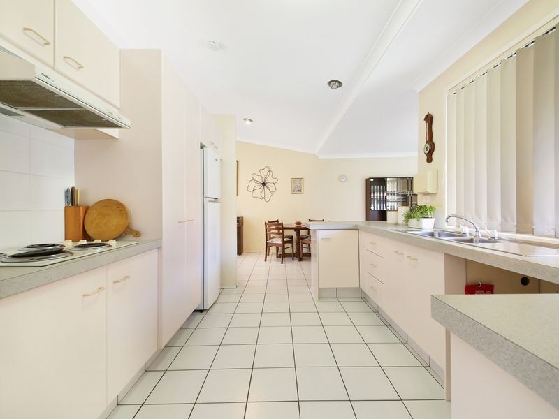 4 Beaumaris Court, Robina QLD 4226