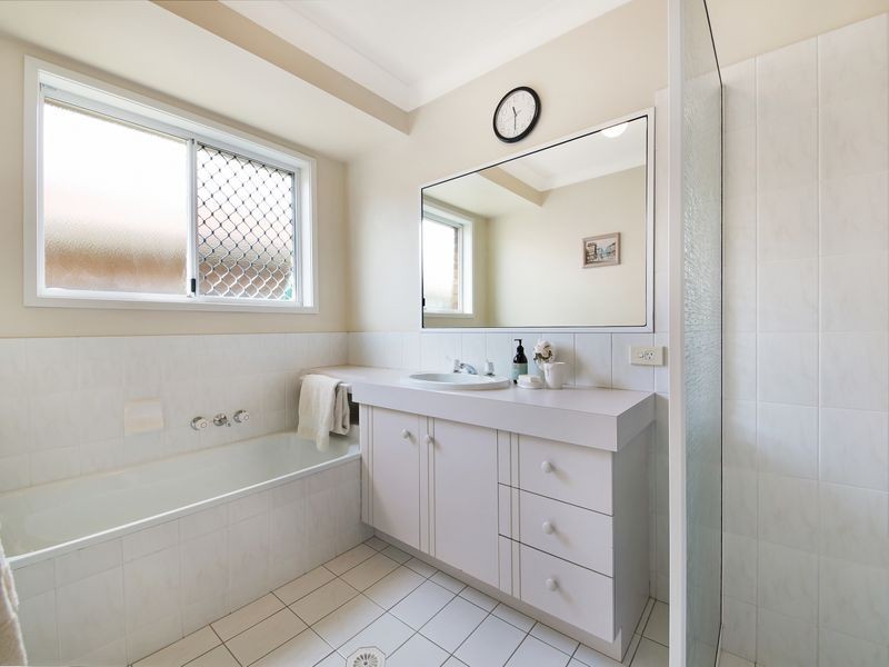 4 Beaumaris Court, Robina QLD 4226