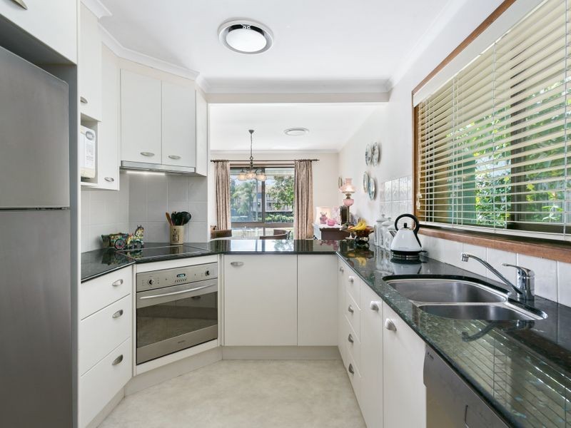 7 Glenbrook Avenue, Benowa Waters QLD 4217