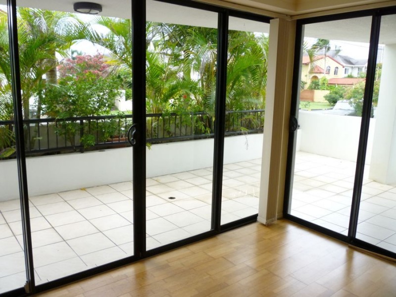 1 134 Stanhill Drive, Surfers Paradise QLD 4217