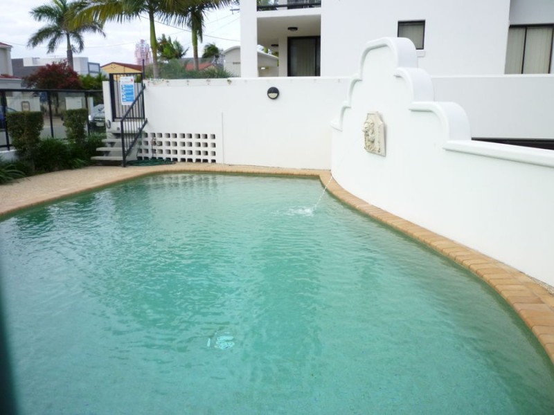 1 134 Stanhill Drive, Surfers Paradise QLD 4217