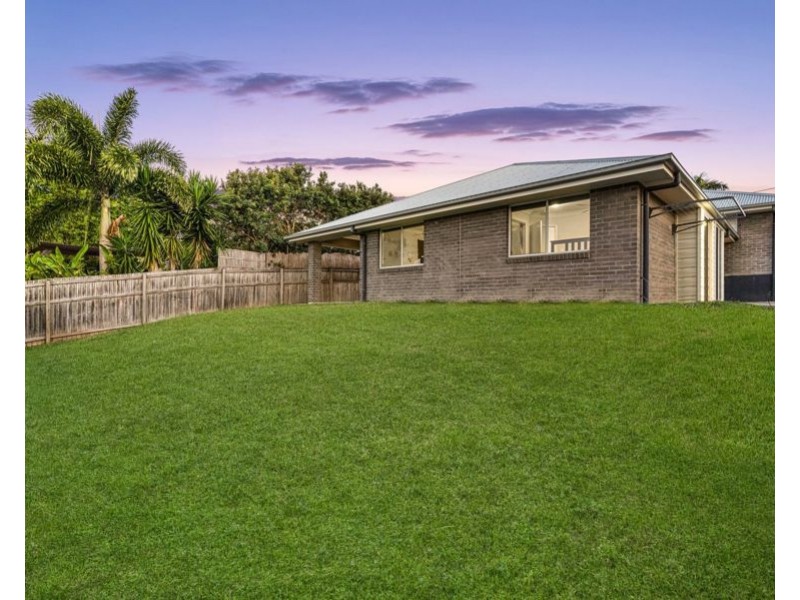 15 Cooleroo Crescent, Southport QLD 4215