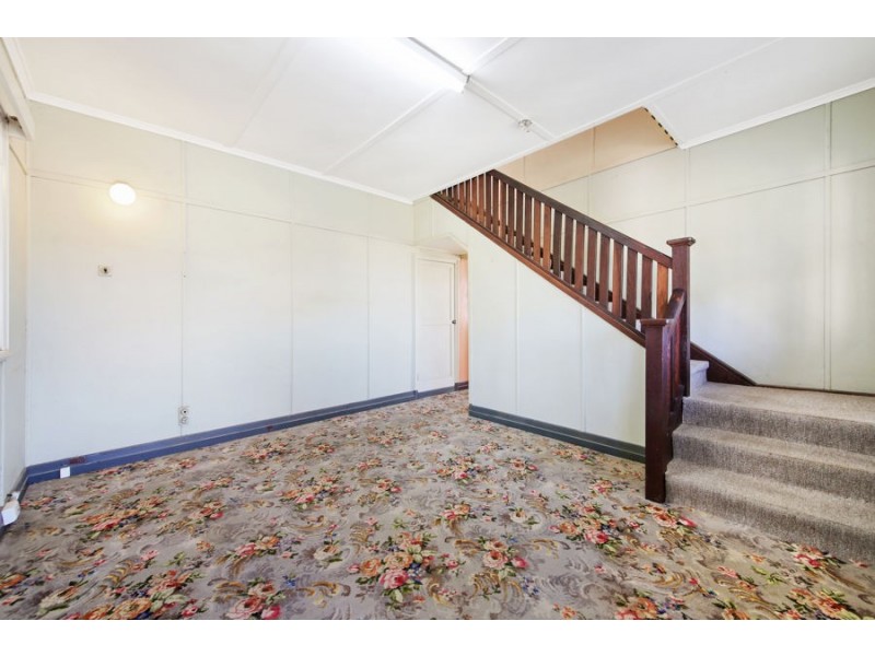 30 Kerr Avenue, Southport QLD 4215