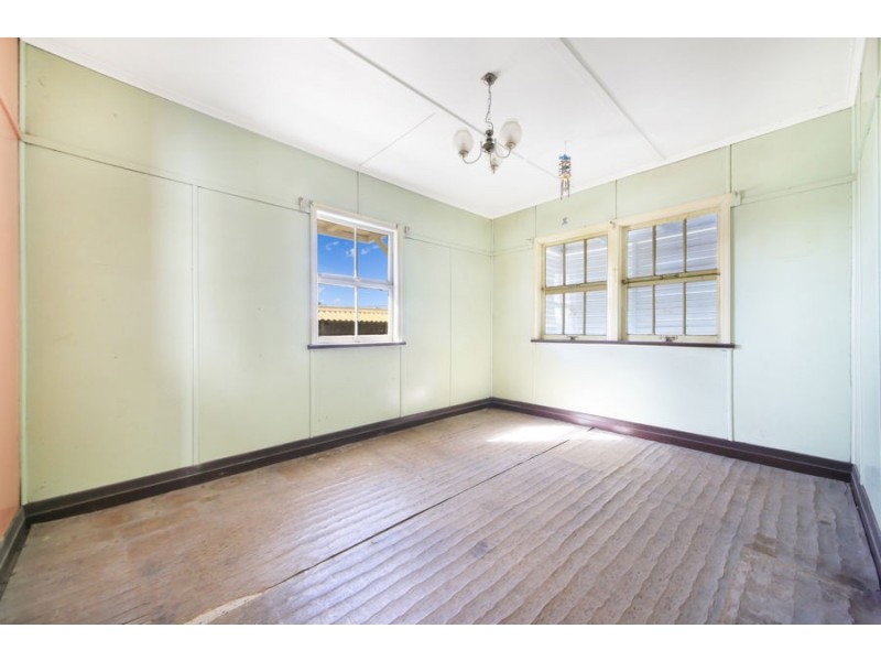 30 Kerr Avenue, Southport QLD 4215