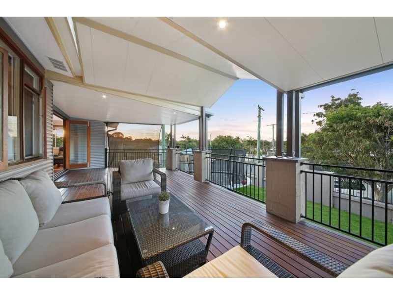 22 Saltash Street, Labrador QLD 4215