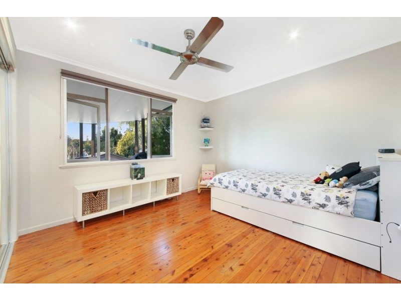 22 Saltash Street, Labrador QLD 4215