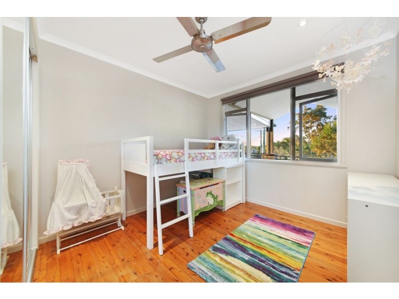 22 Saltash Street, Labrador QLD 4215