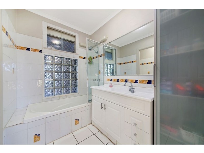 22 Saltash Street, Labrador QLD 4215