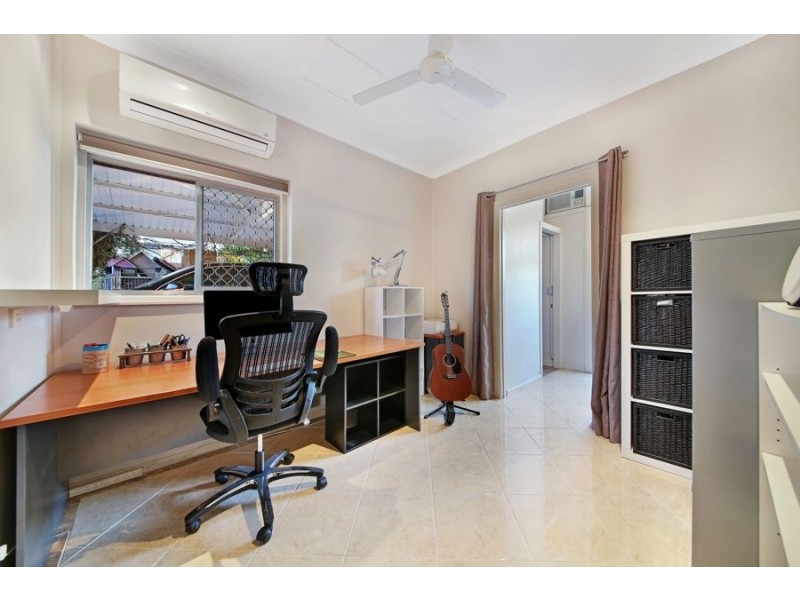 22 Saltash Street, Labrador QLD 4215