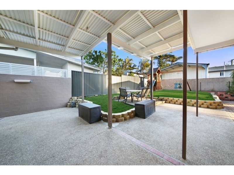 22 Saltash Street, Labrador QLD 4215