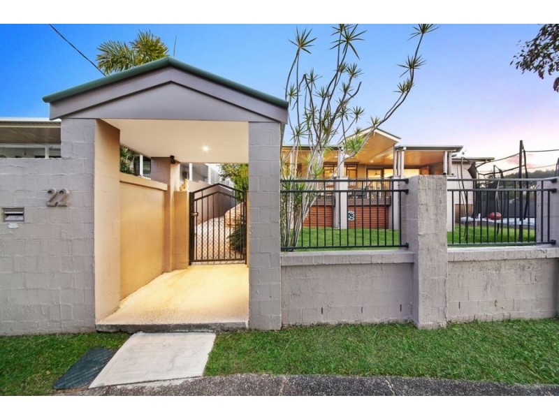 22 Saltash Street, Labrador QLD 4215