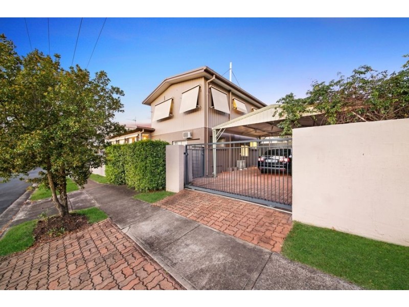 22 Saltash Street, Labrador QLD 4215