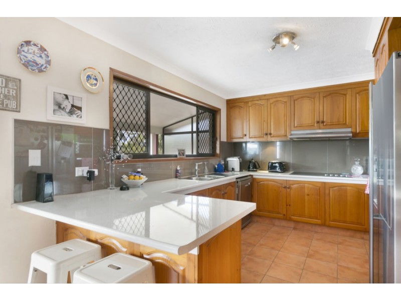 11 Binalong Drive, Ashmore QLD 4214