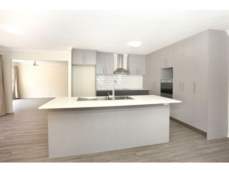 13 Notre Dame Court, Varsity Lakes QLD 4227