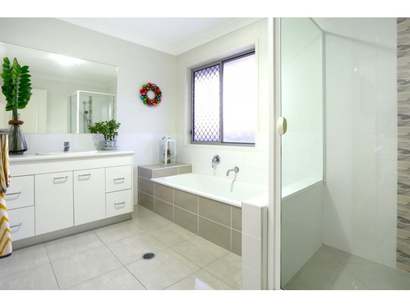 2/15 Elmore Street, Ormeau QLD 4208