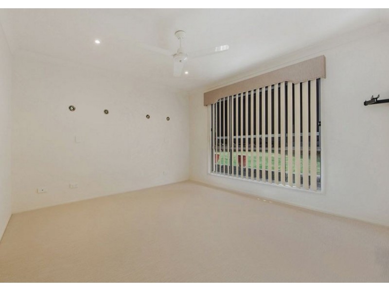 54 Merrilaine Crescent, Merrimac QLD 4226
