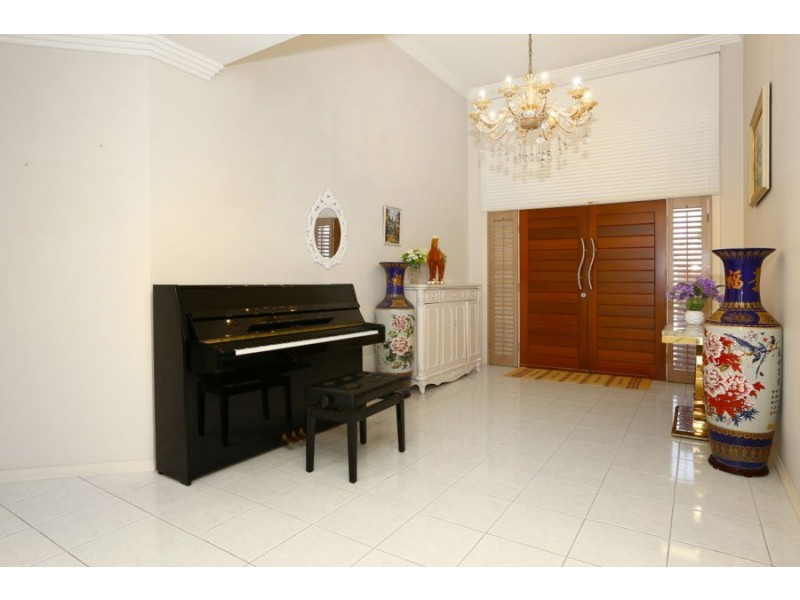 2 Key Largo, Clear Island Waters QLD 4226