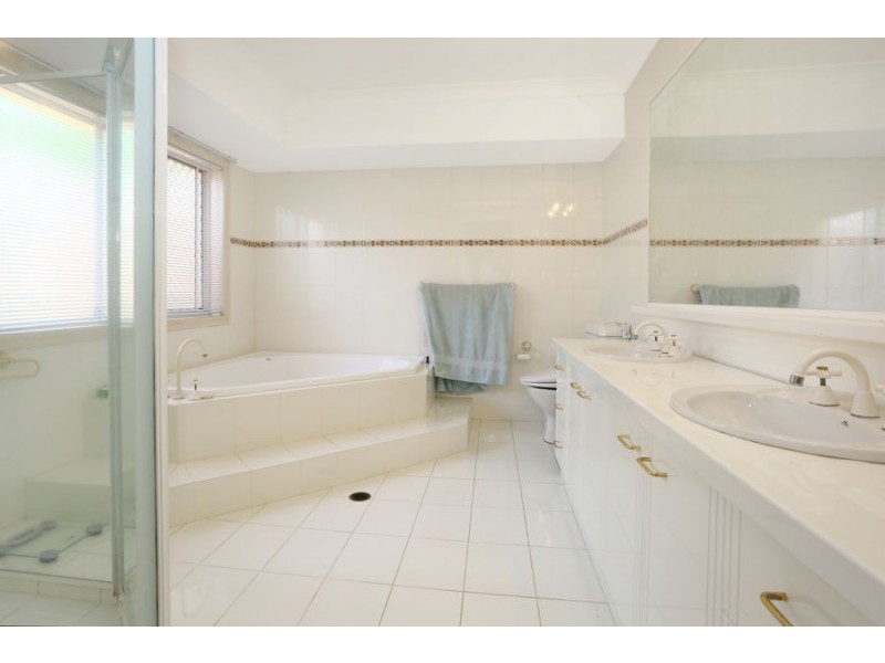 2 Key Largo, Clear Island Waters QLD 4226