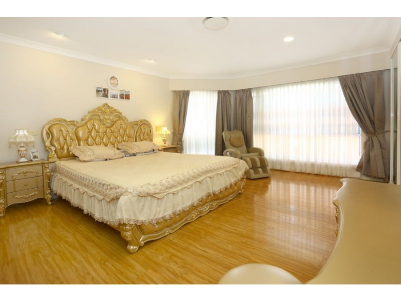 2 Key Largo, Clear Island Waters QLD 4226