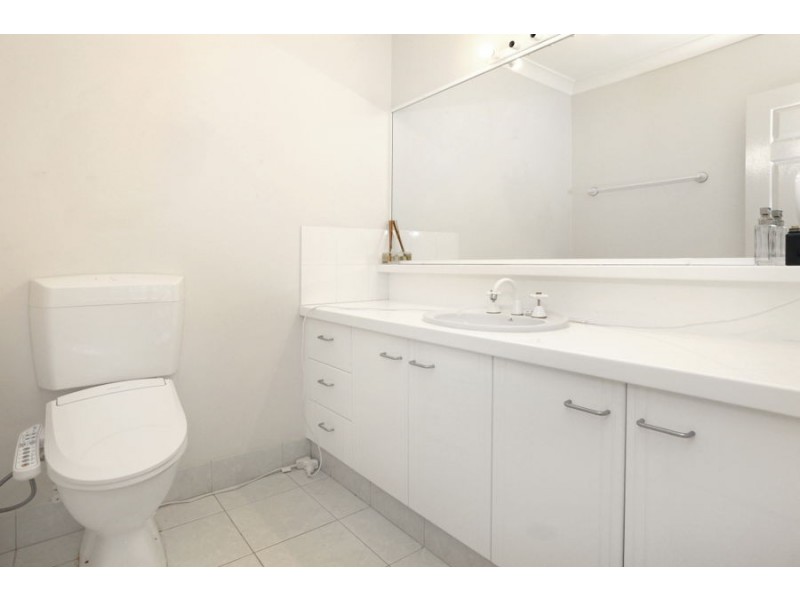 2 Key Largo, Clear Island Waters QLD 4226