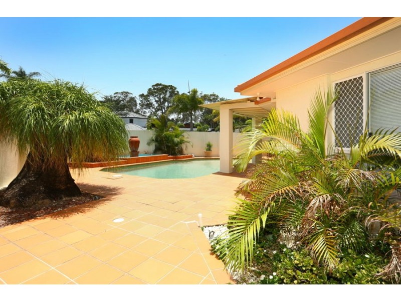 2 Key Largo, Clear Island Waters QLD 4226