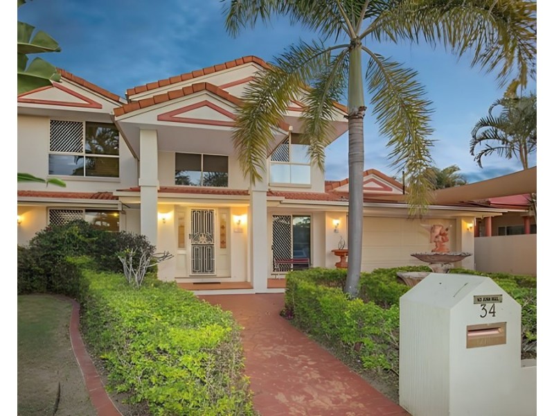 34 Christa Way, Benowa QLD 4217