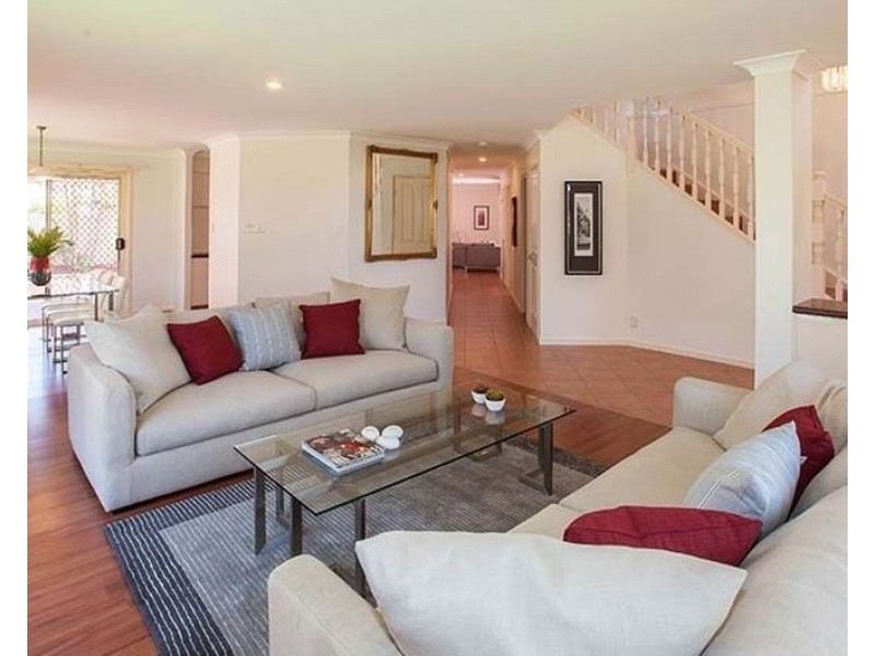 34 Christa Way, Benowa QLD 4217