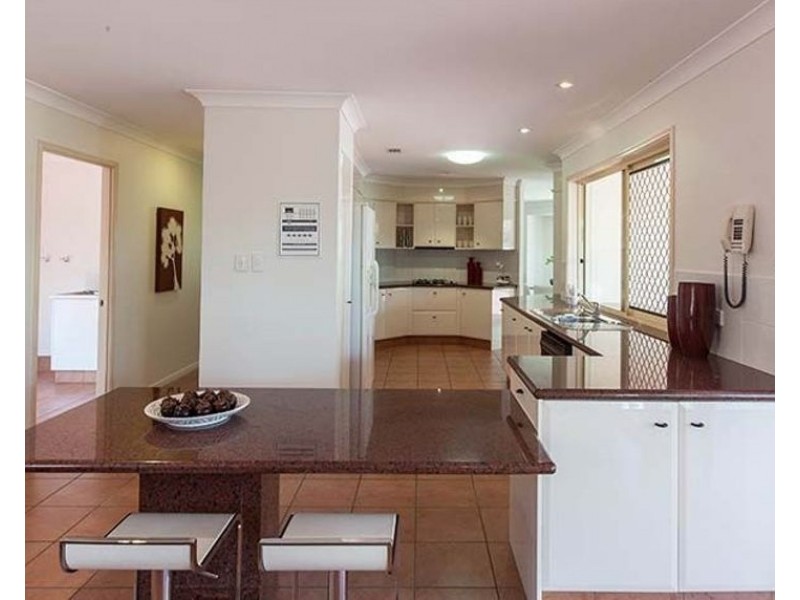 34 Christa Way, Benowa QLD 4217