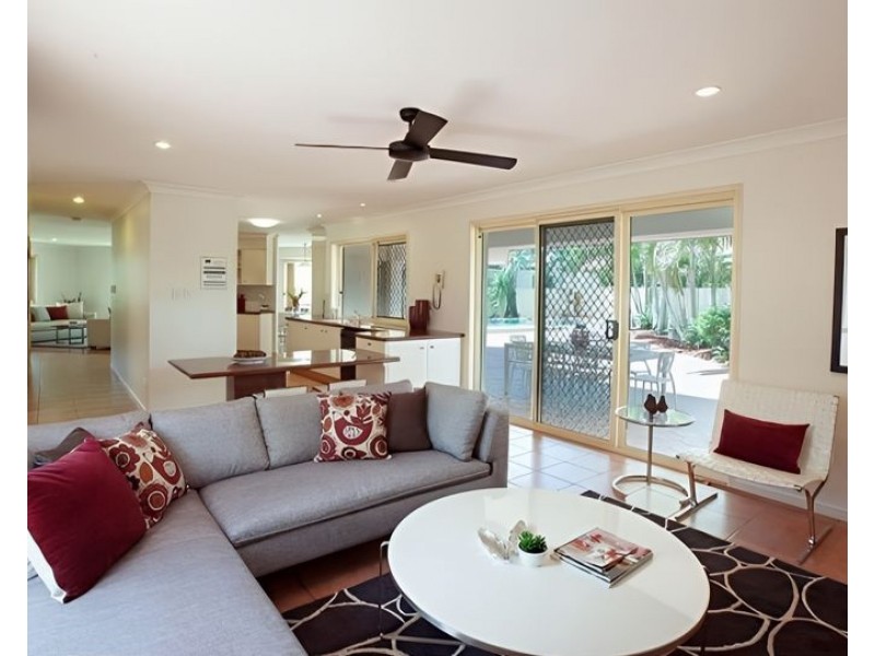 34 Christa Way, Benowa QLD 4217