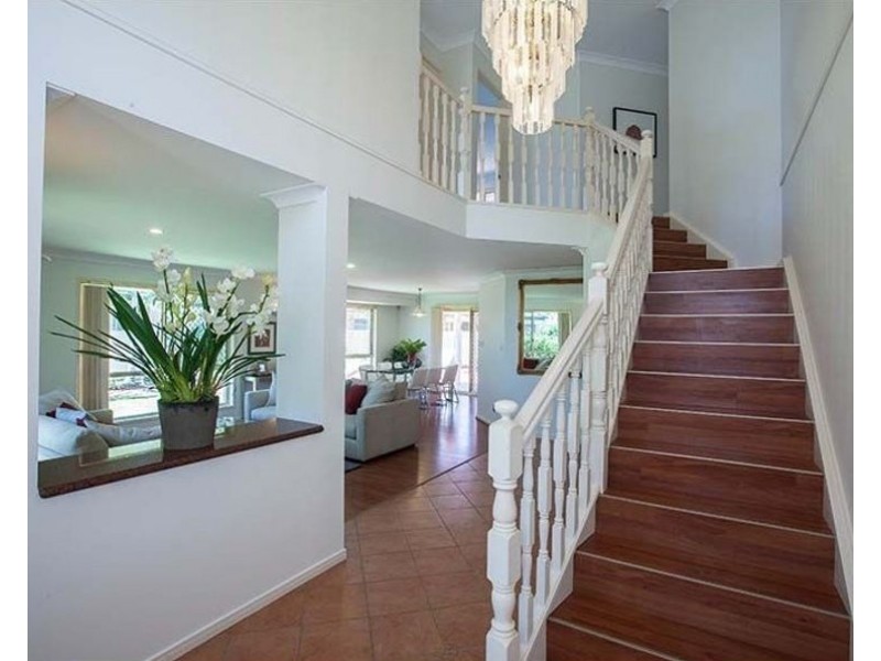 34 Christa Way, Benowa QLD 4217