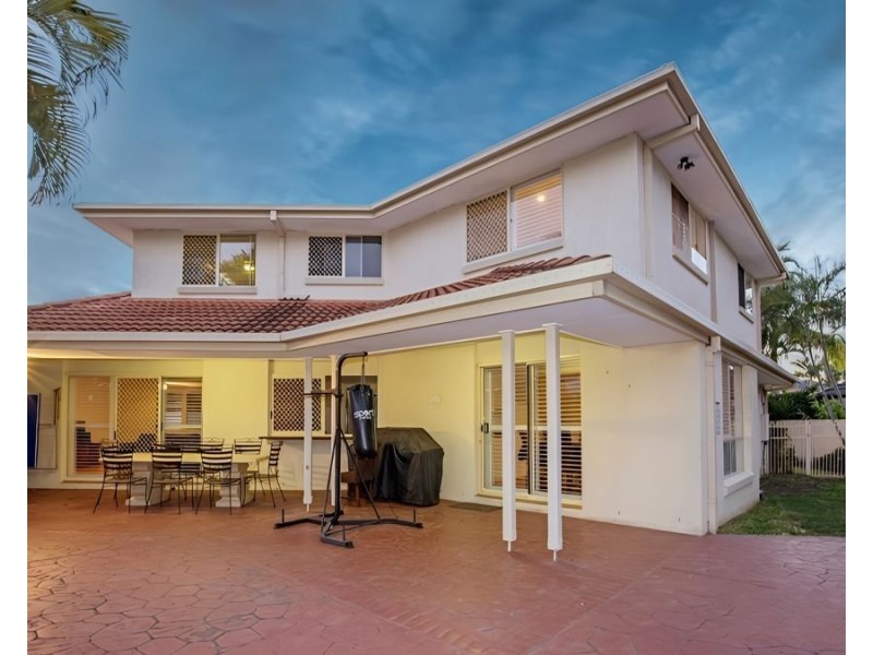 34 Christa Way, Benowa QLD 4217