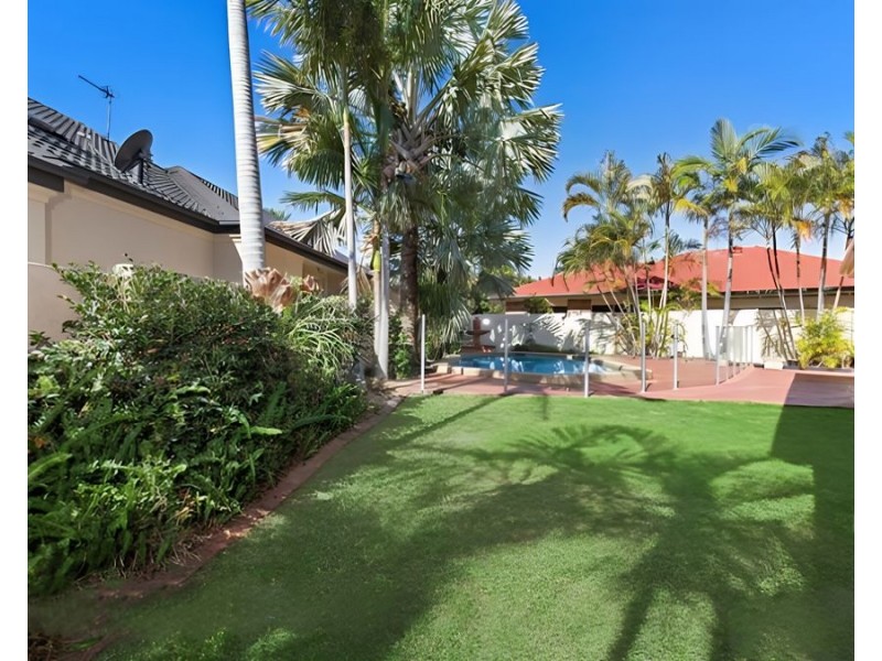 34 Christa Way, Benowa QLD 4217