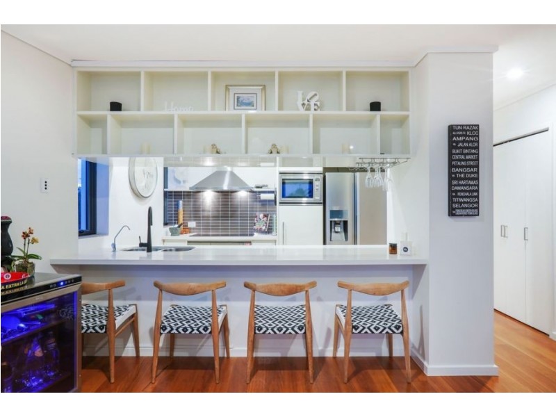201 /2-6  Tarcoola Cres, Chevron Island QLD 4217